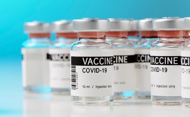 COVID-19-Impfstoffe (Quelle: M-Photo / Shutterstock.com)